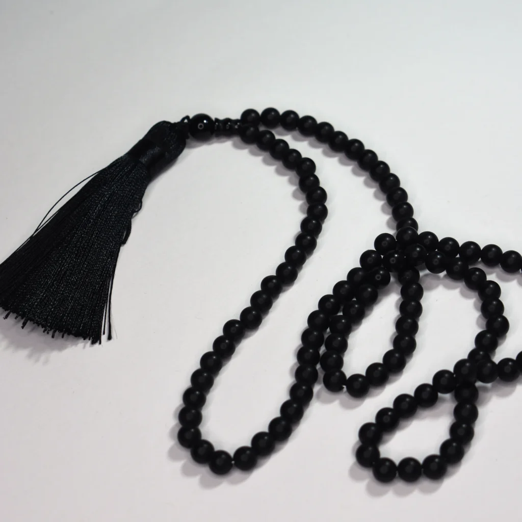 Mala din onix mat de 6 mm, 108 mărgele și ciucure negru